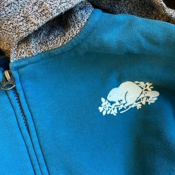 Roots kids size youth medium zip hoodie slightly cropped at bottom - Picture 6 of 11